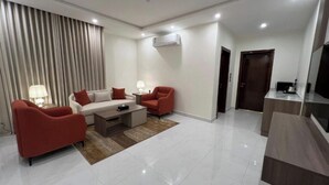 Living area - Eioraa Hotel (Tara)