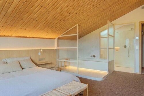 Historic Catalan farmhouse with pool near Girona