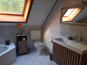 Unclassified image, 5 of 17, button - Vrbo Property (Schalkenbach)