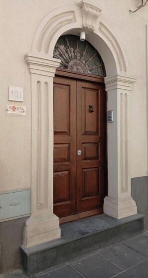 Nicht klassifiziertes Bild, 5 von 13, Schaltfläche