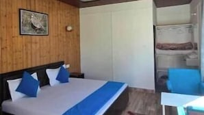 Room - Escape to the clouds at Peace@Peak Resort Kanatal (Kanatal)