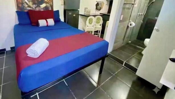 Room - Small Suite 7 (1.36 miles from the historic old town) (Guadalajara)