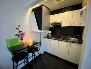 Private kitchen - Small Suite 8 (1.36 miles from the historic old town) (Guadalajara)