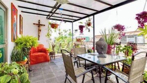 Outdoor dining - 3-Bedroom + Kitchenette + Bathroom / 3 km from the Cathedral / 1 km from the Metro (Guadalajara)