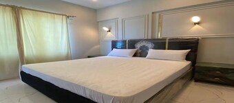 Bright 2-bedroom apartment with AC in Clifton Karachi