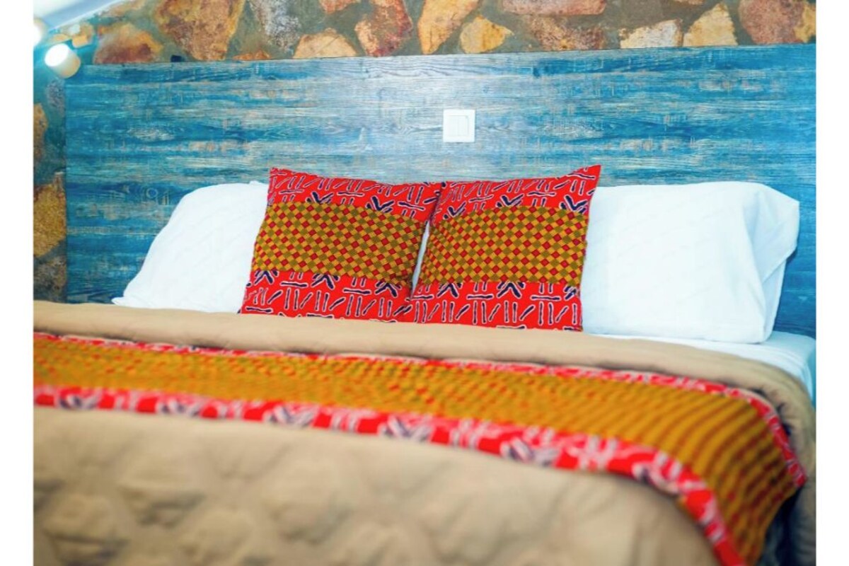 Suite, Balcony | Desk, laptop workspace, free WiFi