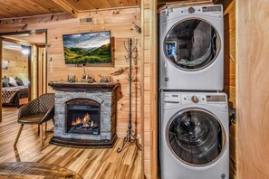 Interior - Your Home Away From Home 3 bedrooms, 2 bathrooms, 7 minutes to Pigeon Forge (Sevierville)