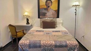 Room - Loft with 5 bedrooms, kitchen, living room, and mini-split AC / 3 km from the Cathedral / ZIP Code 44260 (Guadalajara)