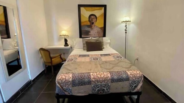 Room - Loft with 5 bedrooms, kitchen, living room, and mini-split AC / 3 km from the Cathedral / ZIP Code 44260 (Guadalajara)