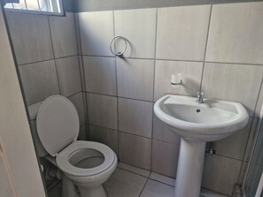 共用宿舍 | 浴室 | 免費梳洗用品、提供毛巾、廁紙