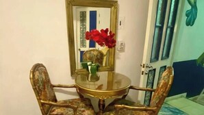 Dining - 7 Bedrooms + Bathroom + Kitchen + Mini-Split AC / Close to Downtown / Metro (Guadalajara)