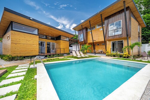 Walk to Shops & Eats! Cozy Playas Del Coco Studio