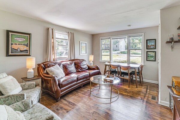 5 Mi To Honky Tonk Hwy! Charming Escape W/ Porch - Nashville, TN
