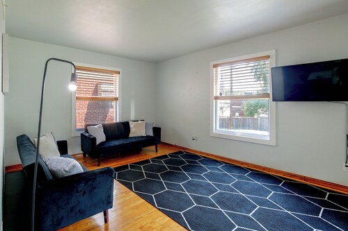 7 Mi to Downtown St Louis! Cozy Apartment
