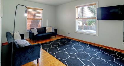 7 Mi to Downtown St Louis! Cozy Apartment