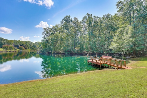 Fishing Dock & Sauna! Farmville Gem w/ Views