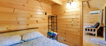 Hiking/biking Trails On-site! Rustic Oxford Cabin