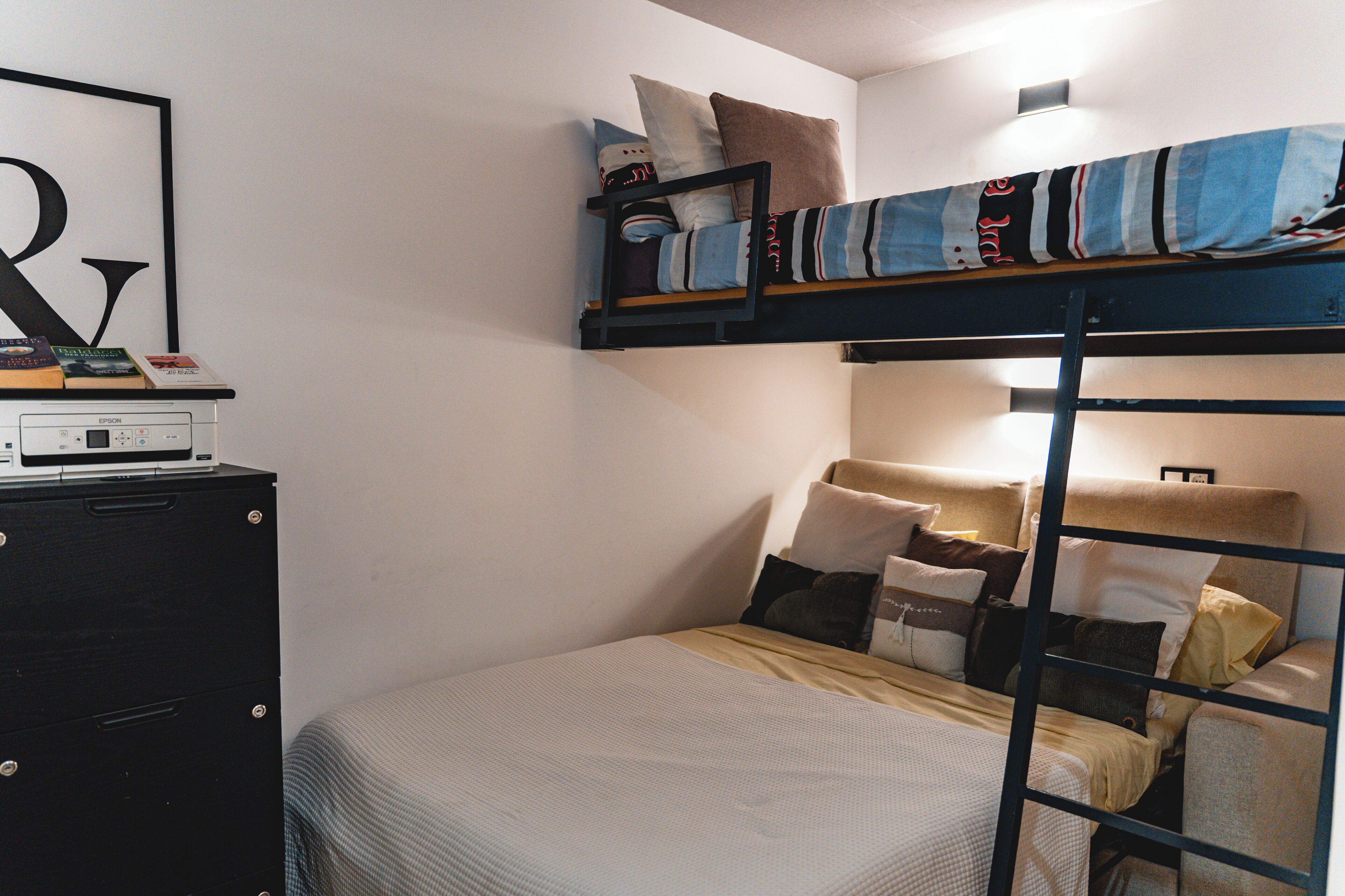 3 bedrooms, iron/ironing board, WiFi, bed sheets