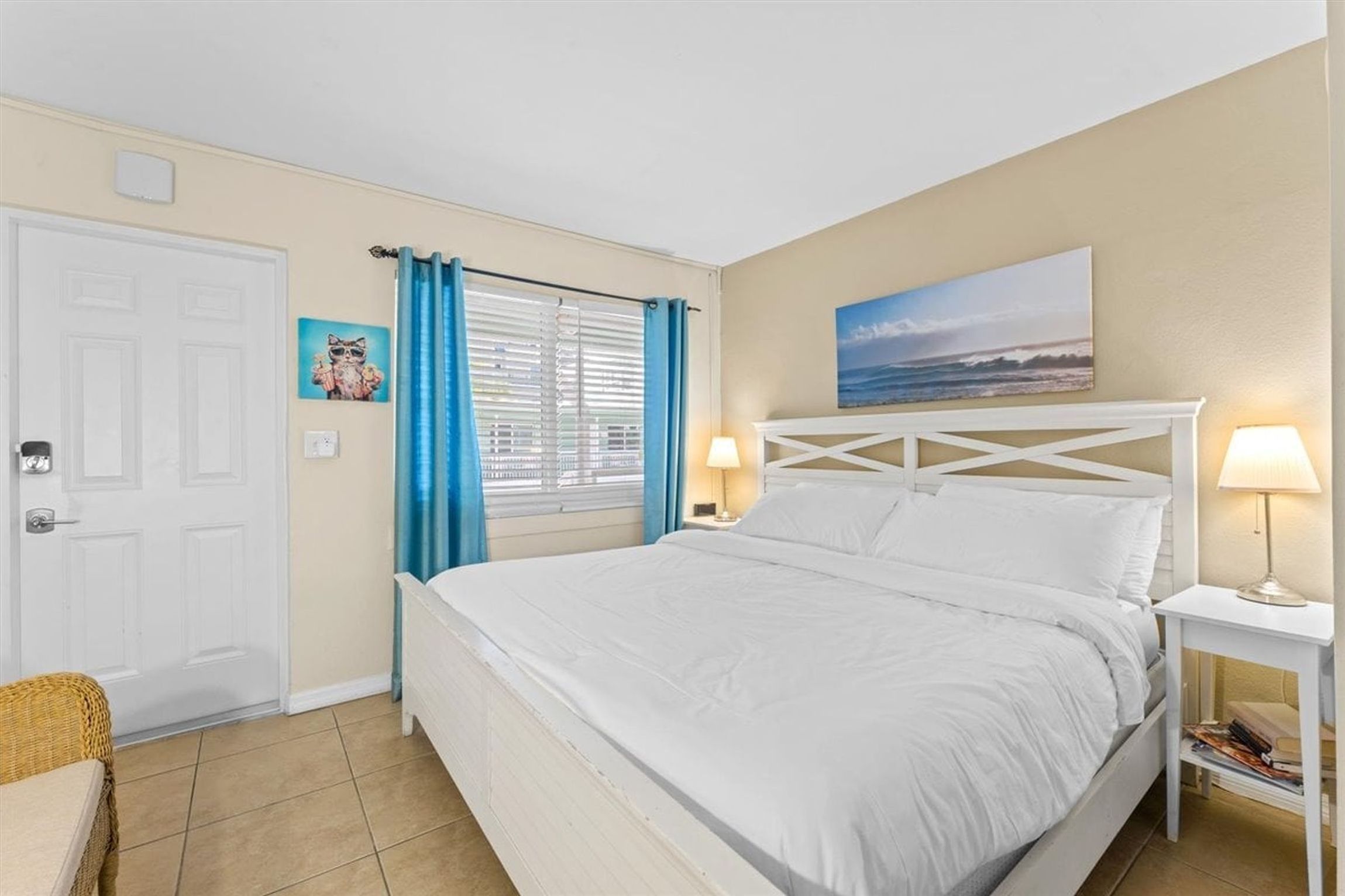 Iron/ironing board, WiFi (free), bed sheets