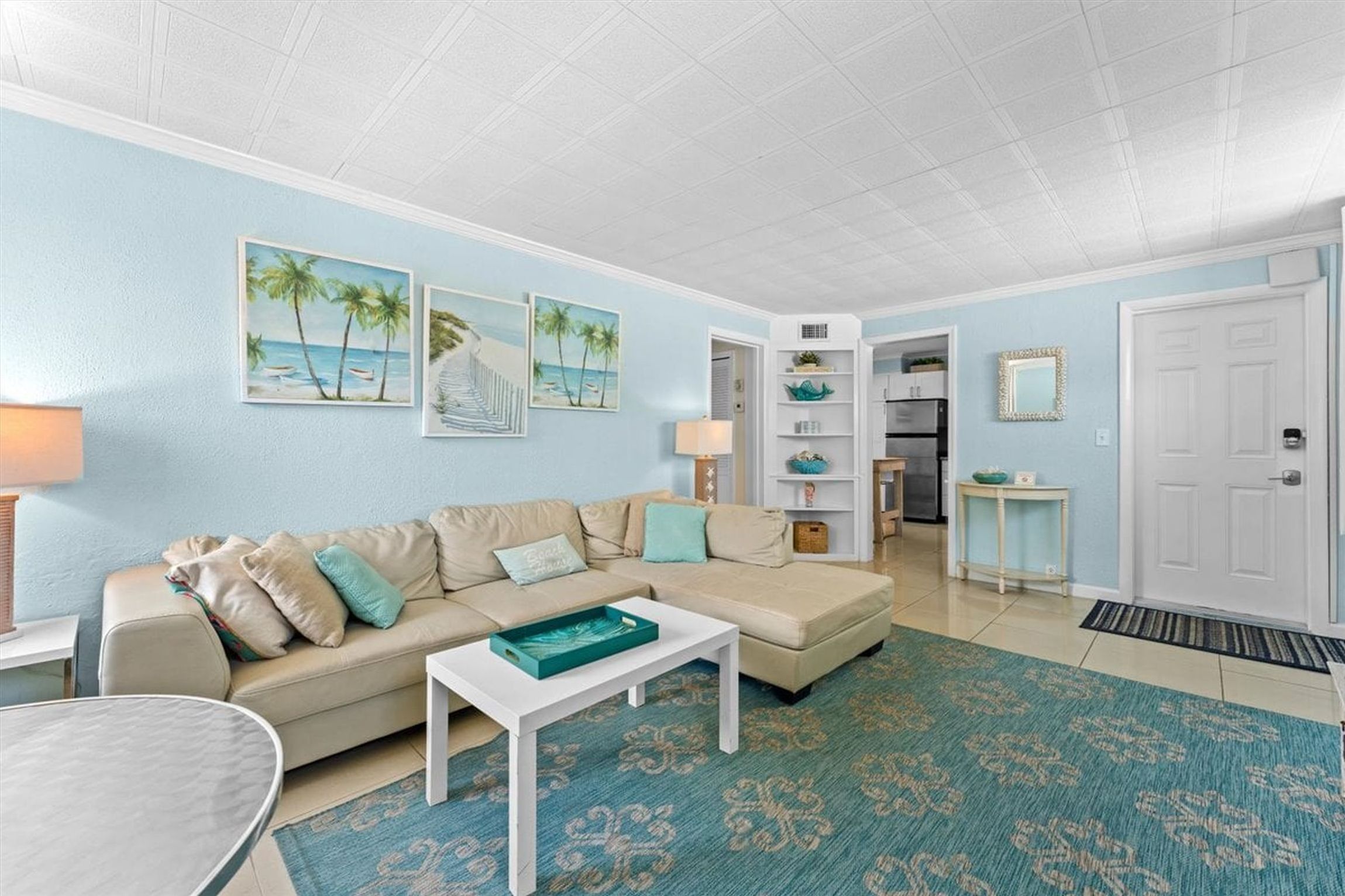 Spacious Living Area - 2 Bedroom Suite