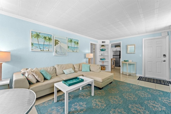 Spacious Living Area - 2 Bedroom Suite