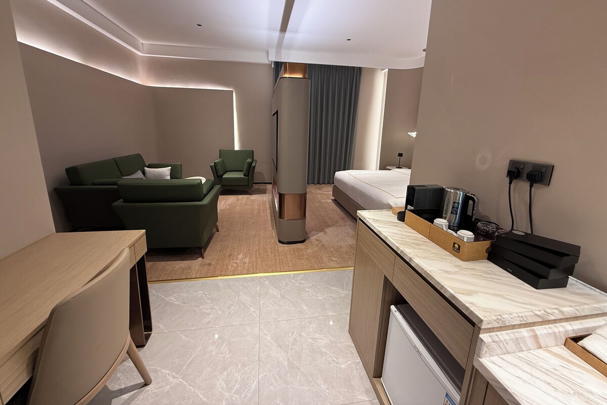 In-room safe, blackout drapes, soundproofing, WiFi (free)