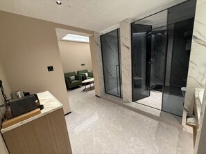 Unclassified image, 2 of 30, button - Oris Signature Hotel (Aba)