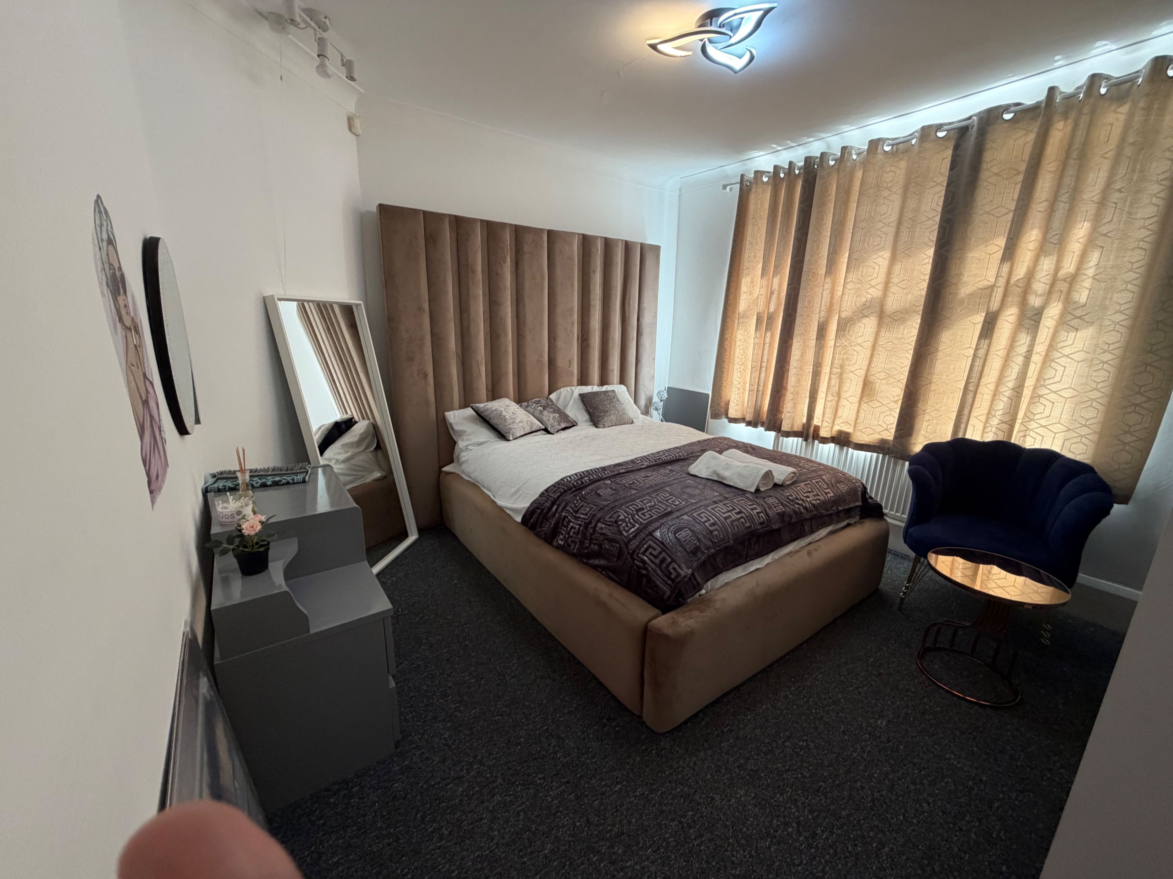 3 bedrooms, WiFi (free), bed sheets