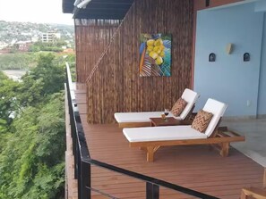 Casa 1 Loungers - El Nido Casa 1 Paradise on the Bay (zihuatanejo)