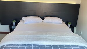 Ảnh chưa phân loại, 2 trong số 16 ảnh, nút