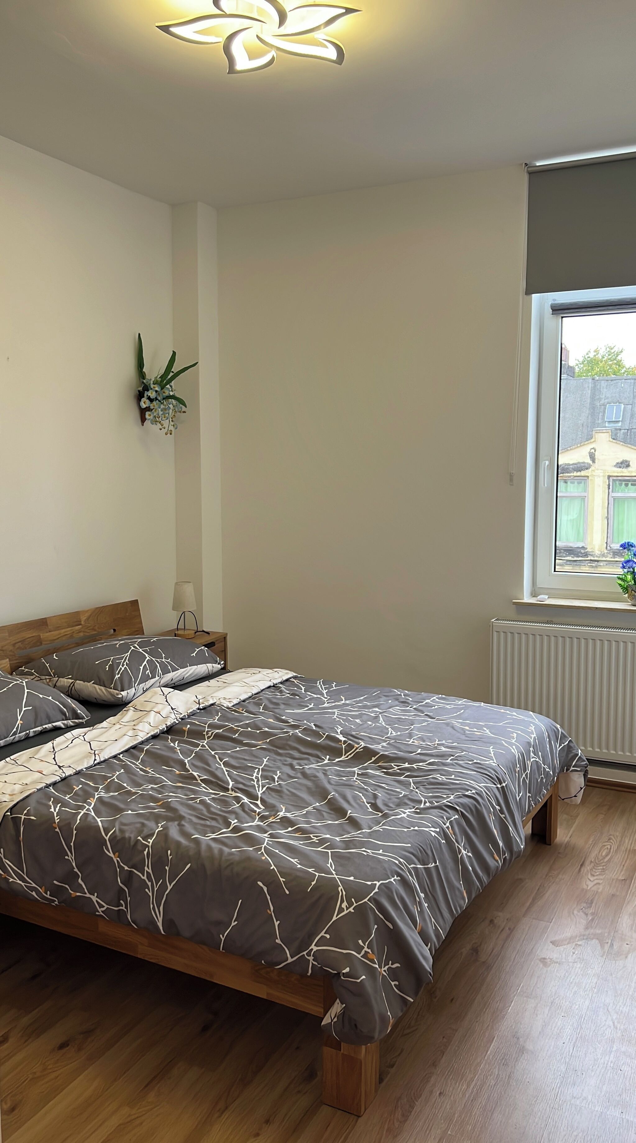 4 Schlafzimmer, Schreibtisch, Bügeleisen/Bügelbrett, Reisekinderbett