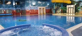 Caravan Sleeps 6 With Parking