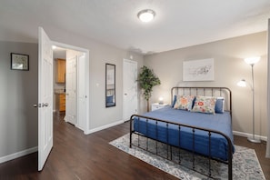 Bedroom (Queen) Dresser | Closet | Extra Sheets & Pillows Provided - Extended Stay Apt #2 • 1 BD-Full Kitchen • Downtown McMinnville (McMinnville)