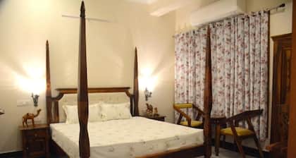Gupta Vilas - A Boutique Homestay - Standard King Room 2