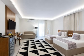 Phòng Suite Junior, quang cảnh thành phố | Bàn 