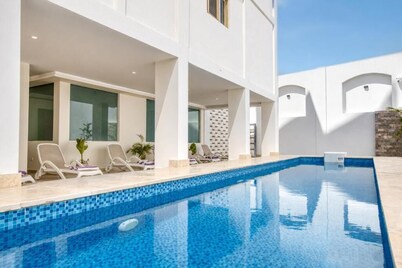 Seven Stays Centric West