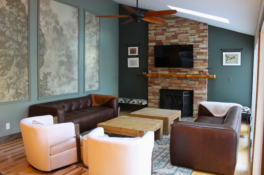 Luxurious Lakefront House On Private Lake Lorraine Near All Innsbrook Amenities! - Innsbrook, MO