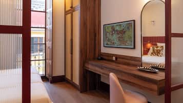 Superior Studio Suite, City View | Egyptian cotton sheets, premium bedding, down comforters, minibar