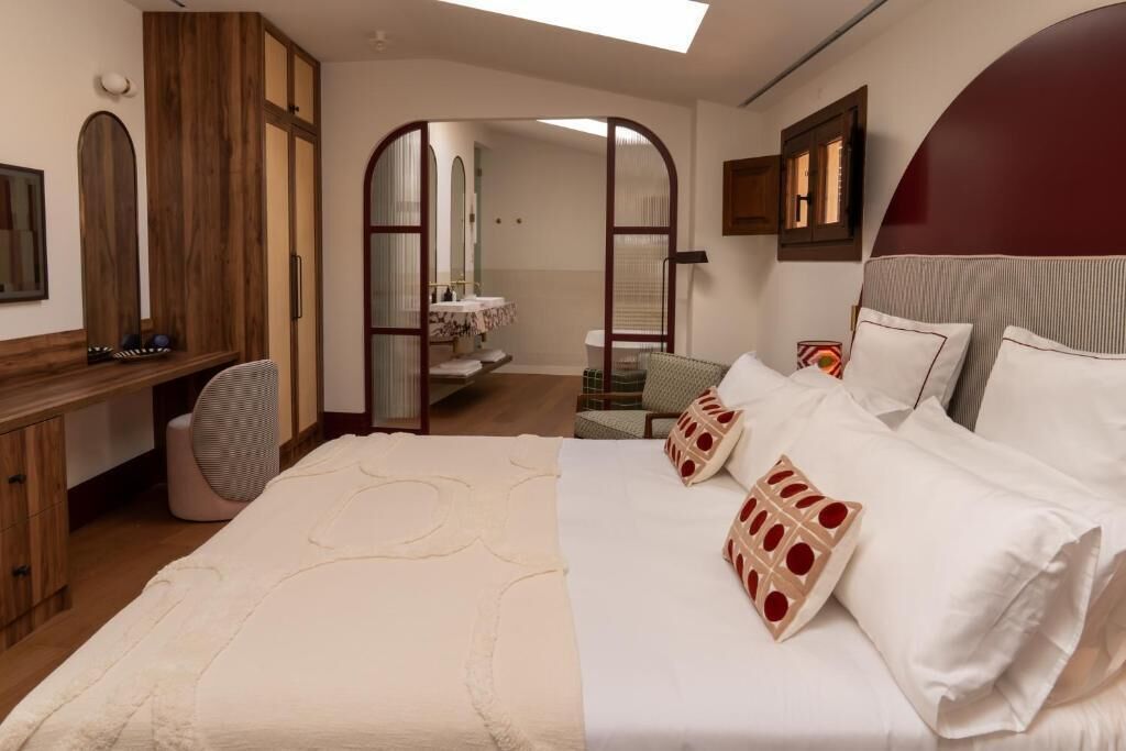 Luxury Penthouse, 3 Bedrooms, City View