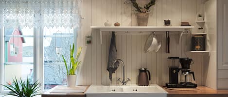 雪櫃、焗爐、洗碗機、廚房用具/餐具/器皿