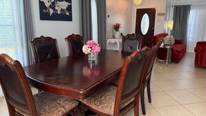 Dining - Hilltop house with city view w/pool & jacuzzi (San Antonio)
