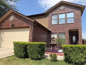 Exterior - Hilltop house with city view w/pool & jacuzzi (San Antonio)