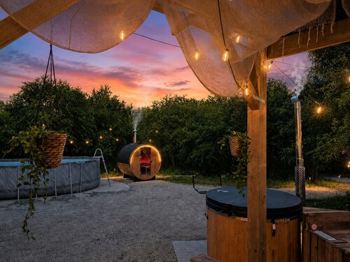 Idunn Grove • Private Nordic Spa • Hot Tub • Sauna • Pool • Ottawa