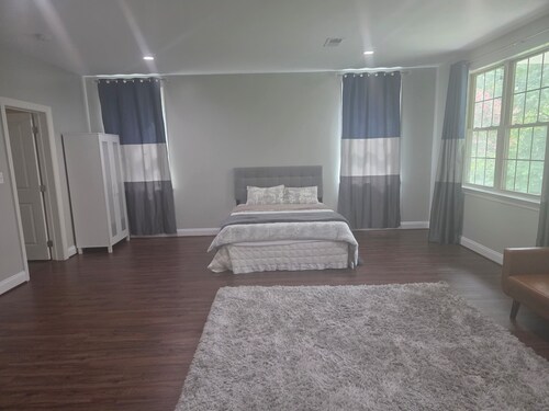 Comfortable private retreat in the Ashburn, VA