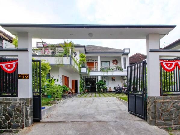 Front of property - Nexdeco house homestay syariah (Surakarta)