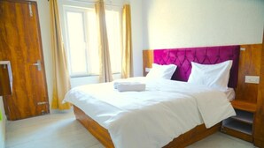 Deluxe Double Room, Balcony, City View - Bunk Hostel Tapovan (Rishikesh)
