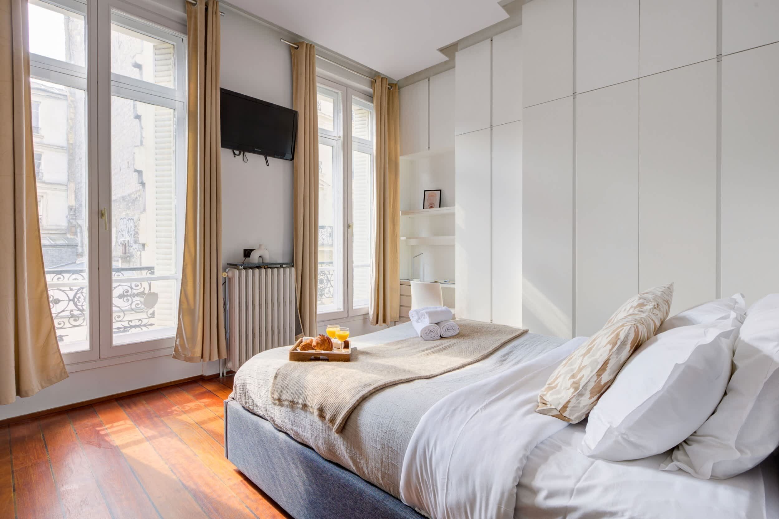 All bedding and linens are provided and you'll find the bed made on arrival