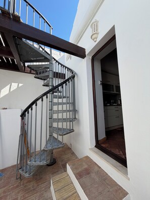 Exterior - A House by the Atlantic Ocean in Carvoeiro (Carvoeiro)
