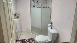 Room, 1 Bedroom, Smoking | Bathroom - Room-quiet Basement in Markham (Markham)