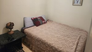 Room, 1 Bedroom, Smoking - Room-quiet Basement in Markham (Markham)
